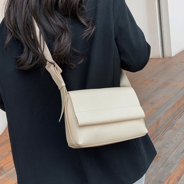 New Retro Fashion Wide Shoulder Strap One-shoulder Messenger Bag